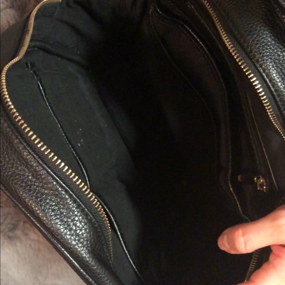 Black backpack with gold zipper - Picture 3 of 3